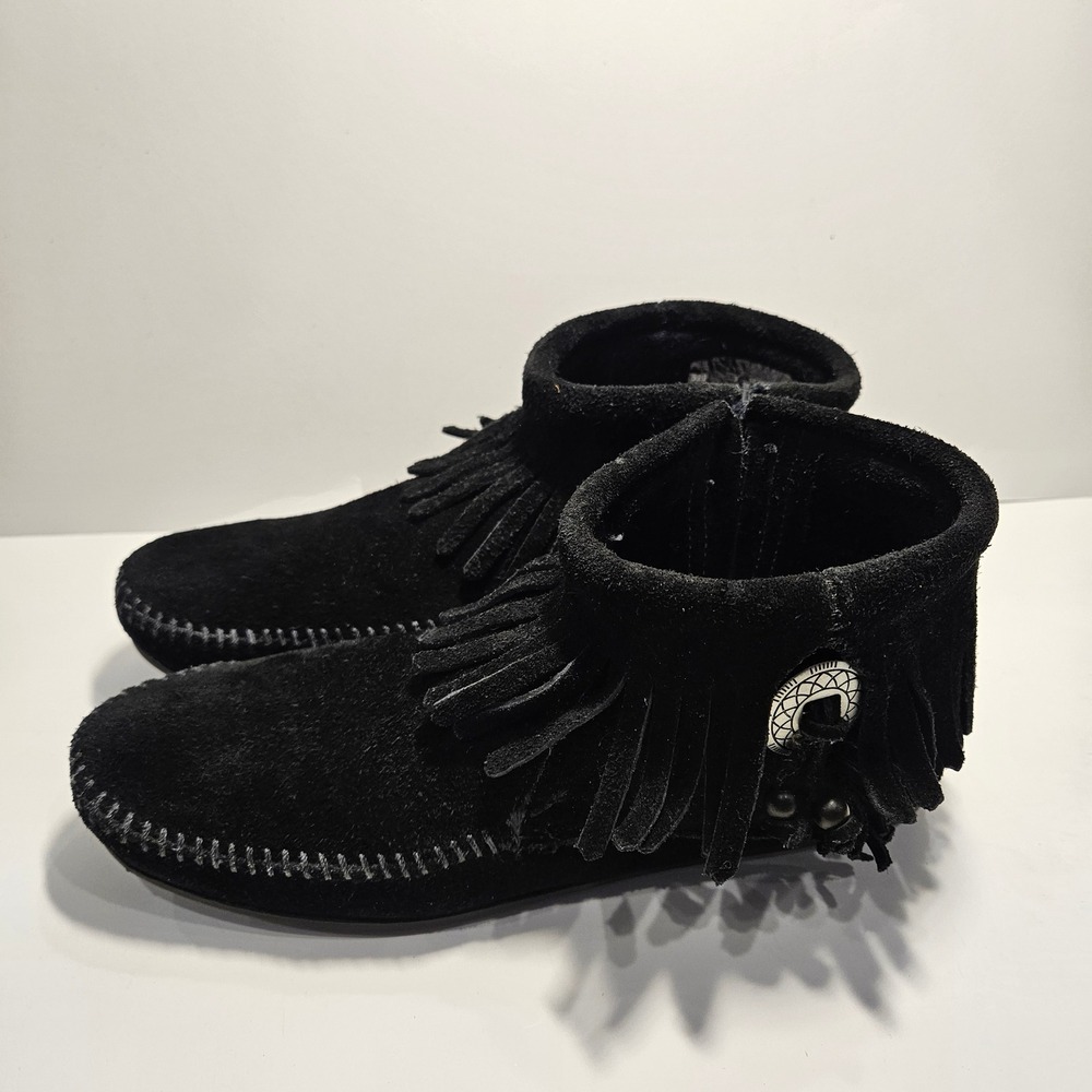 Minnetonka‎ Womens Black Suede Fringe Concho Moccasin Ankle Boots Size 7